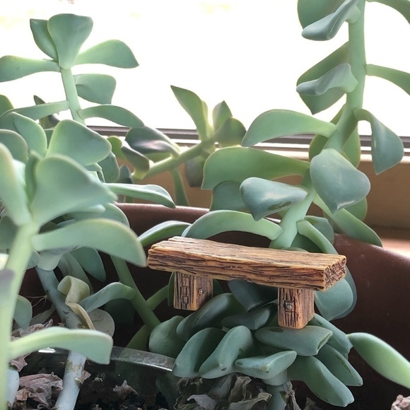 Mini decorative resin bench - Picture 2 of 5